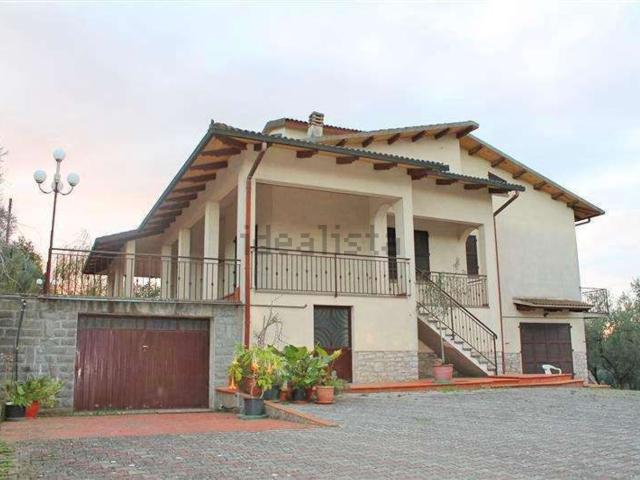 Villetta indipendente in vendita di 450 m²