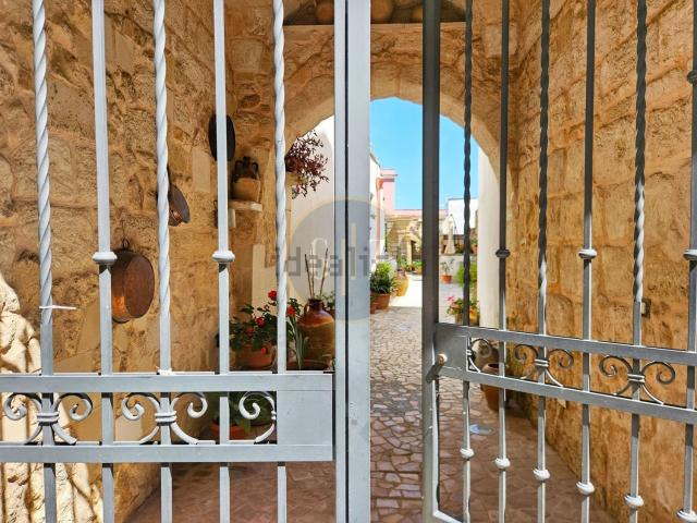 Villetta indipendente in vendita di 450 m² in Via Costantini, 62