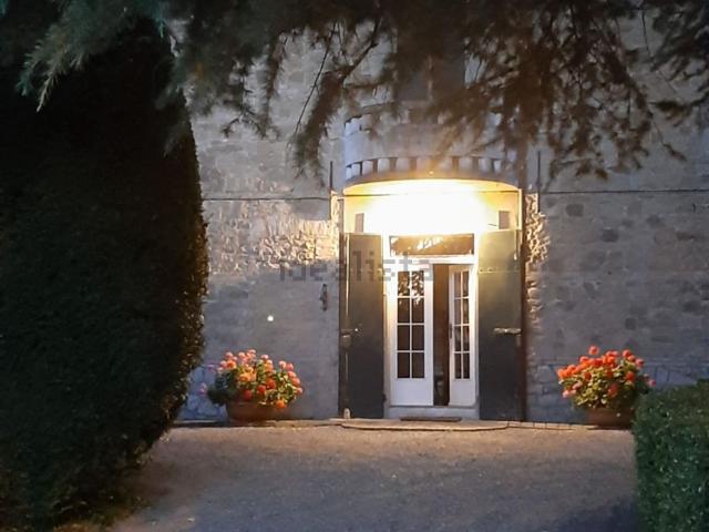 Villetta indipendente in vendita di 450 m² in Via Calestano