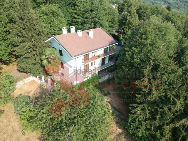 Villetta indipendente in vendita di 450 m² in Via Cerialdo, 28