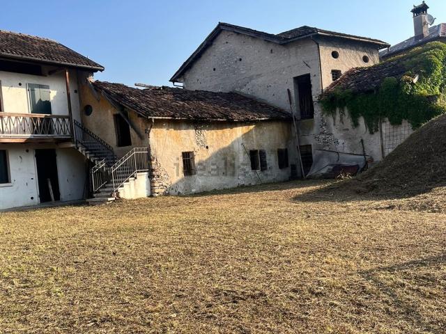 Villetta indipendente in vendita di 450 m² in Via Cesare Battisti