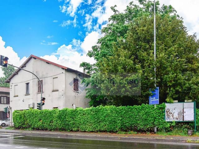 Villetta indipendente in vendita di 450 m² in Via Al Poggio, 1