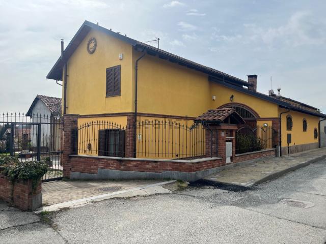 Villetta indipendente in vendita di 450 m² in Via Alpignano, 13