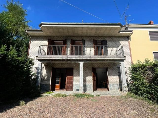Villetta indipendente in vendita di 450 m² in Via Dante Alighieri, 12