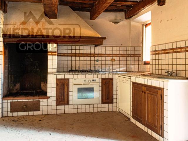 Villetta indipendente in vendita di 450 m² in Via della Chiesa XV, 101