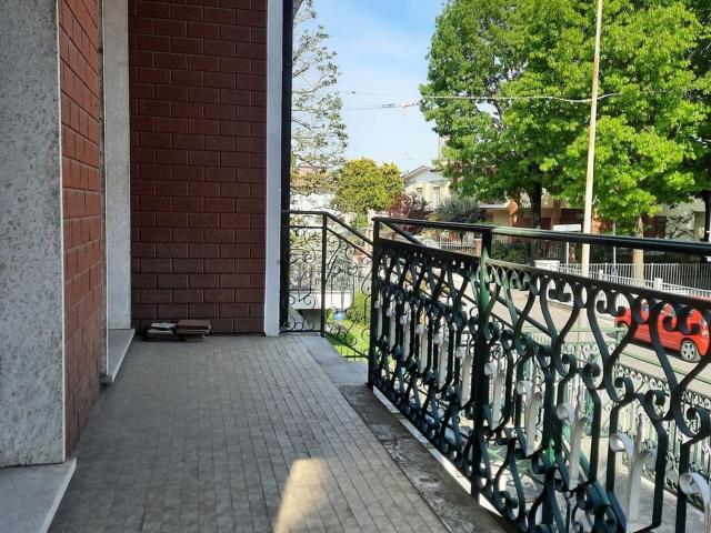 Villetta indipendente in vendita di 450 m² in Via della Libertà