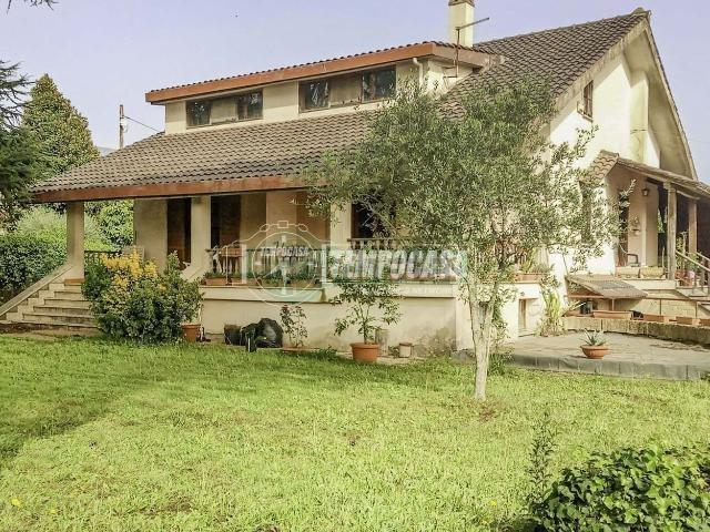 Villetta indipendente in vendita di 450 m² in Via di Ponte Valle Trave