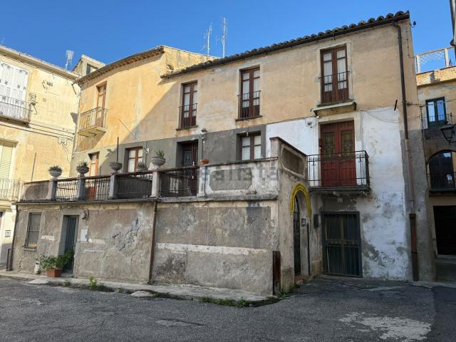 Villetta indipendente in vendita di 450 m² in Via Educandato
