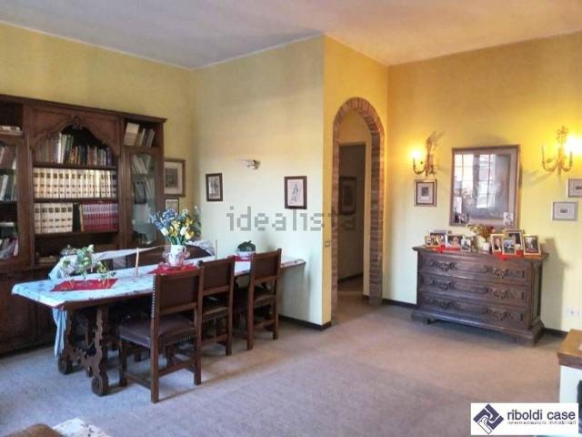 Villetta indipendente in vendita di 450 m² in Via Ludovico Ariosto