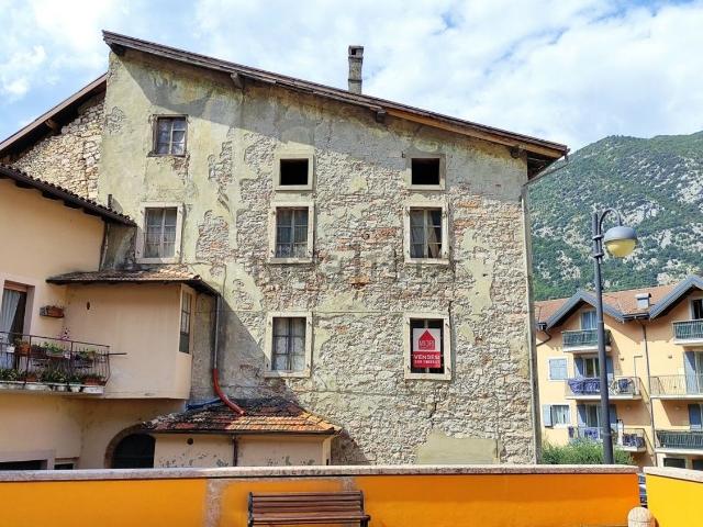 Villetta indipendente in vendita di 450 m² in Via Nazionale, 61