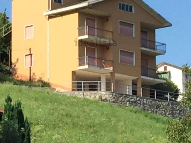 Villetta indipendente in vendita di 450 m² in Via Sottochiesa, 4