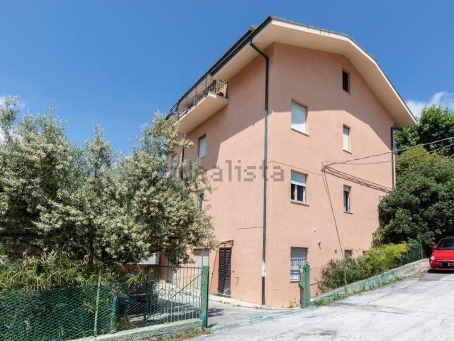 Villetta indipendente in vendita di 450 m² in Via Senigalliese