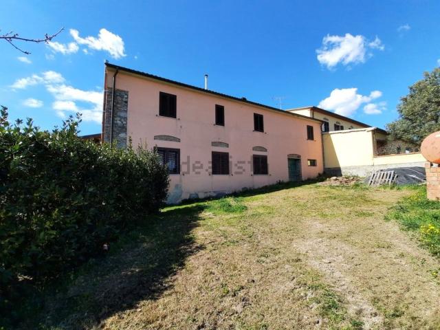 Villetta indipendente in vendita di 450 m² in Via Poggiberna