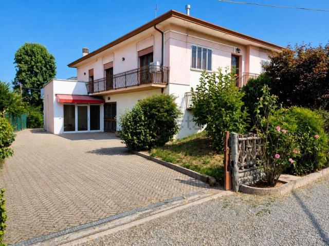 Villetta indipendente in vendita di 450 m² in Via Persegara, 2