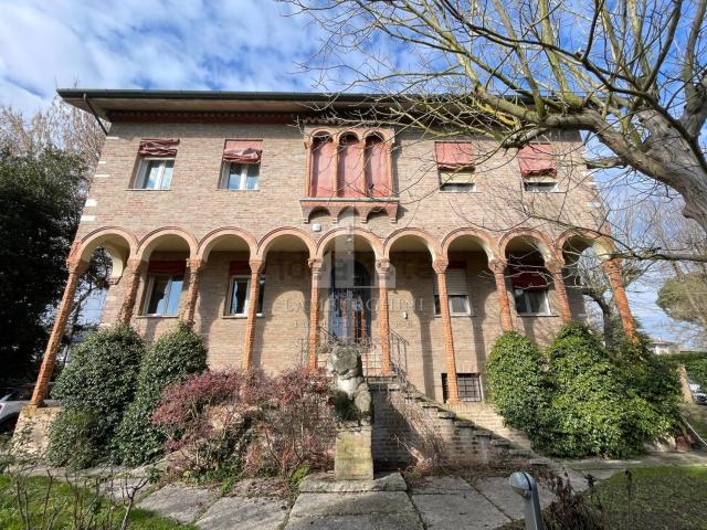 Villetta indipendente in vendita di 450 m² in Via Pioppa