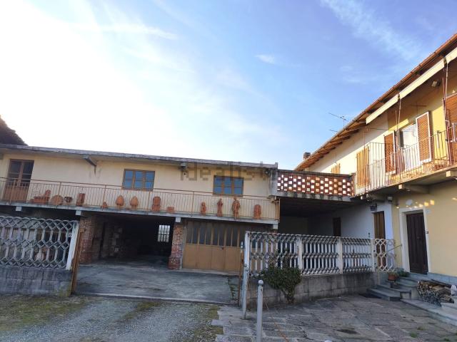 Villetta indipendente in vendita di 450 m² in Via Roma, 42