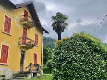 Villetta indipendente in vendita di 450 m² in Via Roma, 93