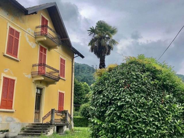 Villetta indipendente in vendita di 450 m² in Via Roma, 93