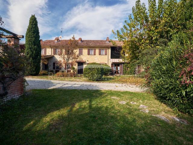 Villetta indipendente in vendita di 450 m² in Via Ronchi, 11