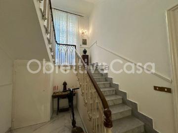 Villetta indipendente in vendita di 450 m² in Via Ten. Politano, 2