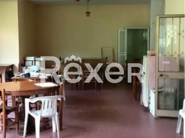 Villetta indipendente in vendita di 450 m² in Via Val d&apos Enza
