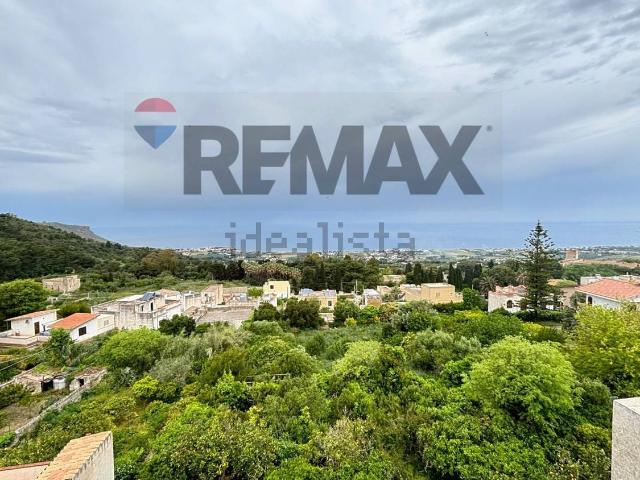 Villetta indipendente in vendita di 450 m² in Via Vespri, 347