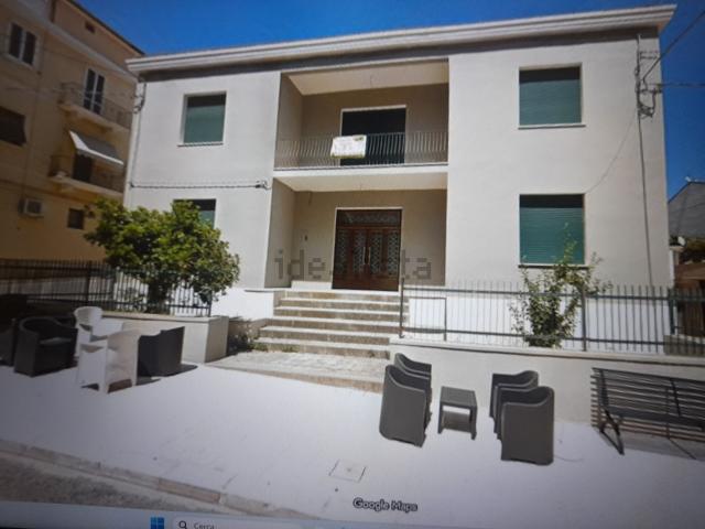 Villetta indipendente in vendita di 450 m² in Viale G. Marconi, 33