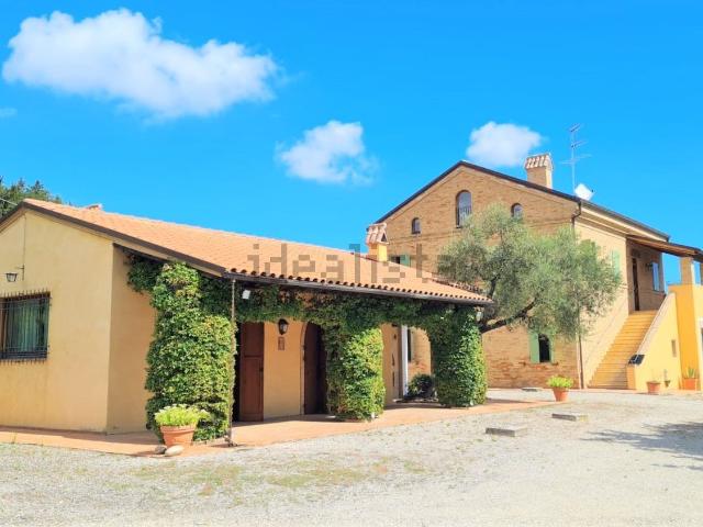 Villetta indipendente in vendita di 450 m² in Strada Provinciale Corvese