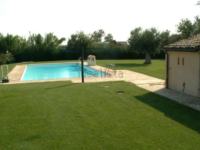 Villetta indipendente in vendita di 452 m² in Contrada San Claudio