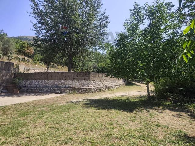Villetta indipendente in vendita di 453 m² in Via Igli, 18