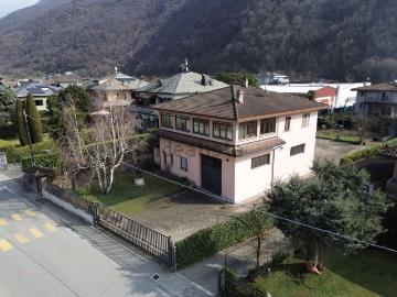 Villetta indipendente in vendita di 455 m² in Via Ezio Vanoni
