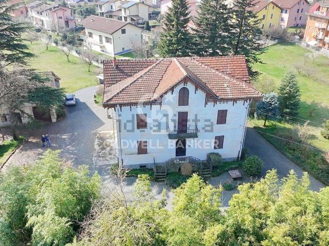 Villetta indipendente in vendita di 455 m² in Via Roma, 52