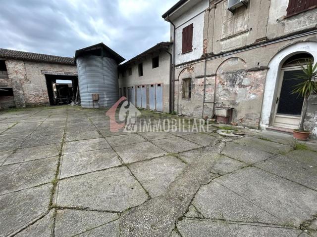 Villetta indipendente in vendita di 456 m² in Via dei Mille, 29