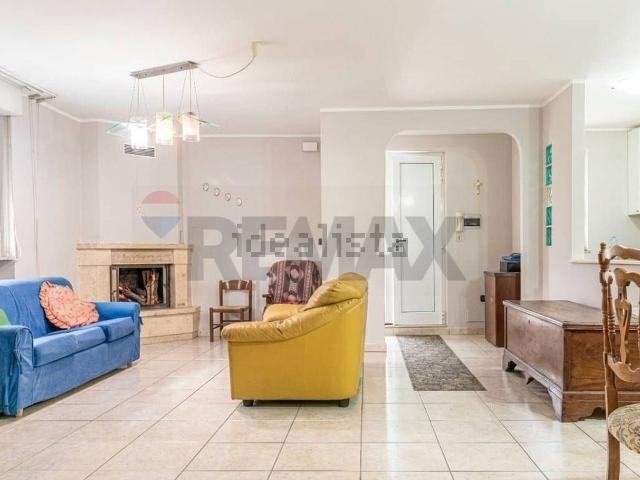 Villetta indipendente in vendita di 456 m² in Contrada Crocelle, 11