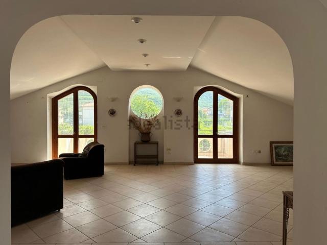 Villetta indipendente in vendita di 457 m² in Via risorgimento, 3