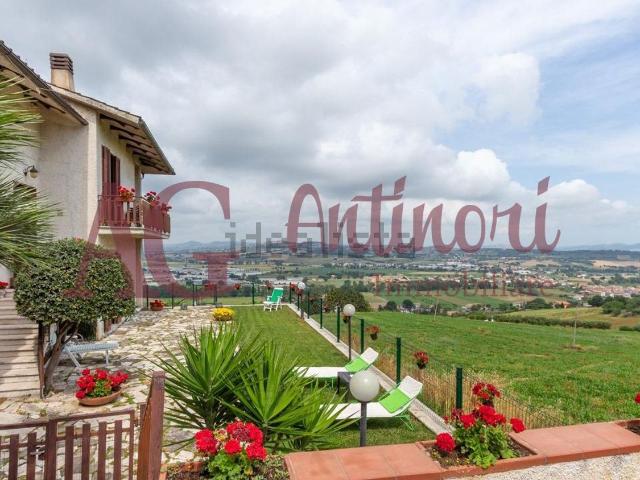 Case e ville in vendita di 458 m² in Via San Giovanni Bosco, 126