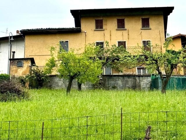 Villetta indipendente in vendita di 459 m² in Via Grumello, 15