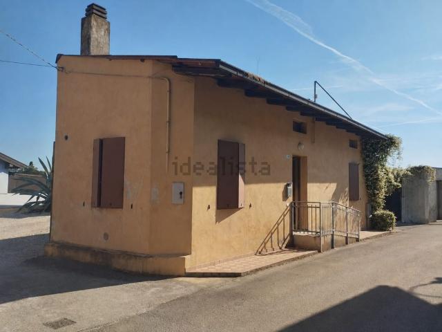 Villetta indipendente in vendita di 170 m² in Via Ravellis