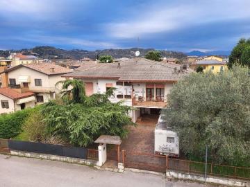 Villetta indipendente in vendita di 460 m²