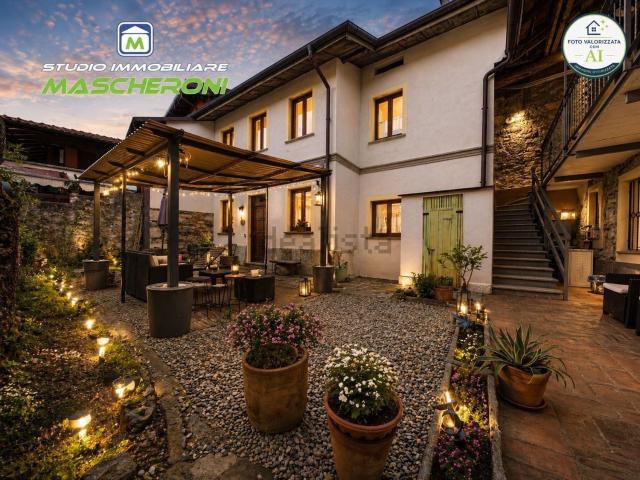 Villetta indipendente in vendita di 460 m² in Via Alla Parrocchiale, 1
