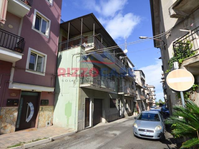 Villetta indipendente in vendita di 460 m² in Via G. Savastano, 3