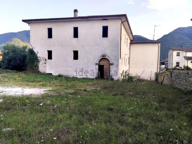 Villetta indipendente in vendita di 460 m² in Via Roma