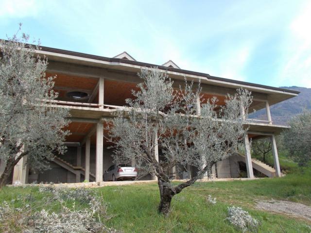 Villetta indipendente in vendita di 460 m² in Contrada Castagneto