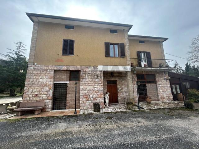 Villetta indipendente in vendita di 460 m² in Località Ponte Grande