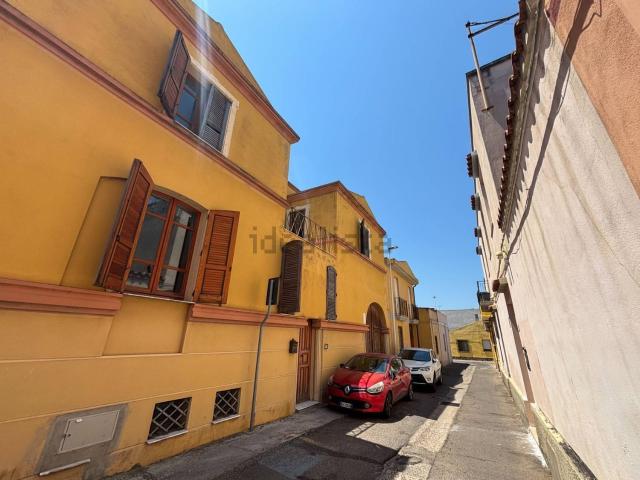 Villetta indipendente in vendita di 461 m² in Via Rattazzi Urbano, 1