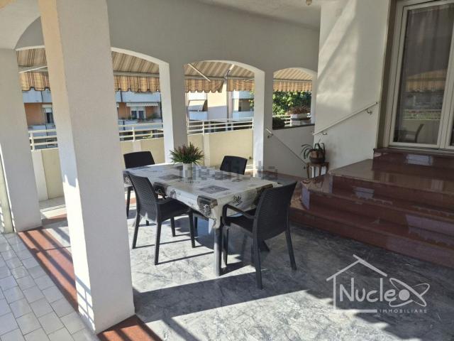 Villetta indipendente in vendita di 462 m² in Via Giuseppe Favaretto