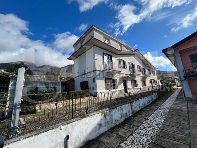 Villetta indipendente in vendita di 464 m² in Piazza Municipio