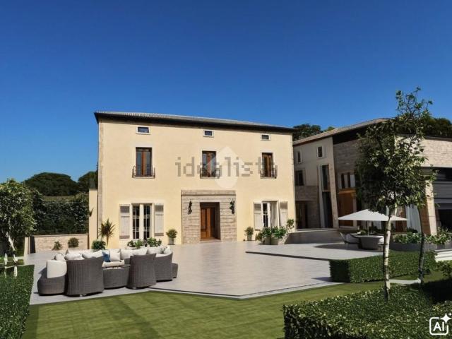 Villetta indipendente in vendita di 464 m² in Strada Spinelli, 7
