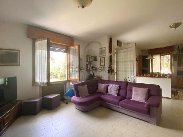Villetta bifamiliare in vendita di 465 m² in Via Trario
