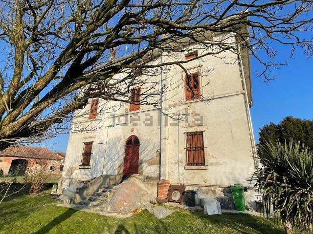 Villetta indipendente in vendita di 465 m² in Via Vittorio Veneto, 1